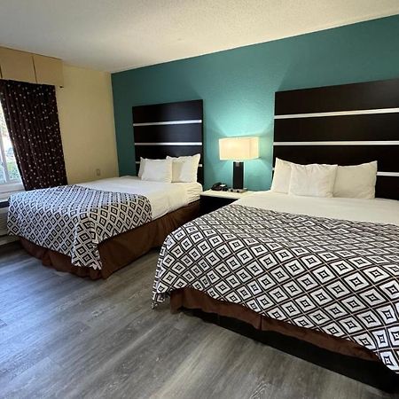 Americas Best Value Inn New London Mystic Екстериор снимка