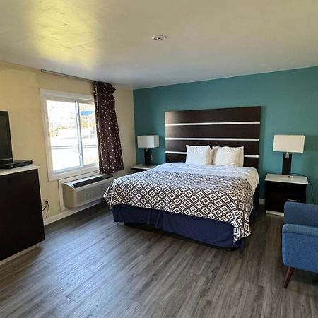 Americas Best Value Inn New London Mystic Екстериор снимка