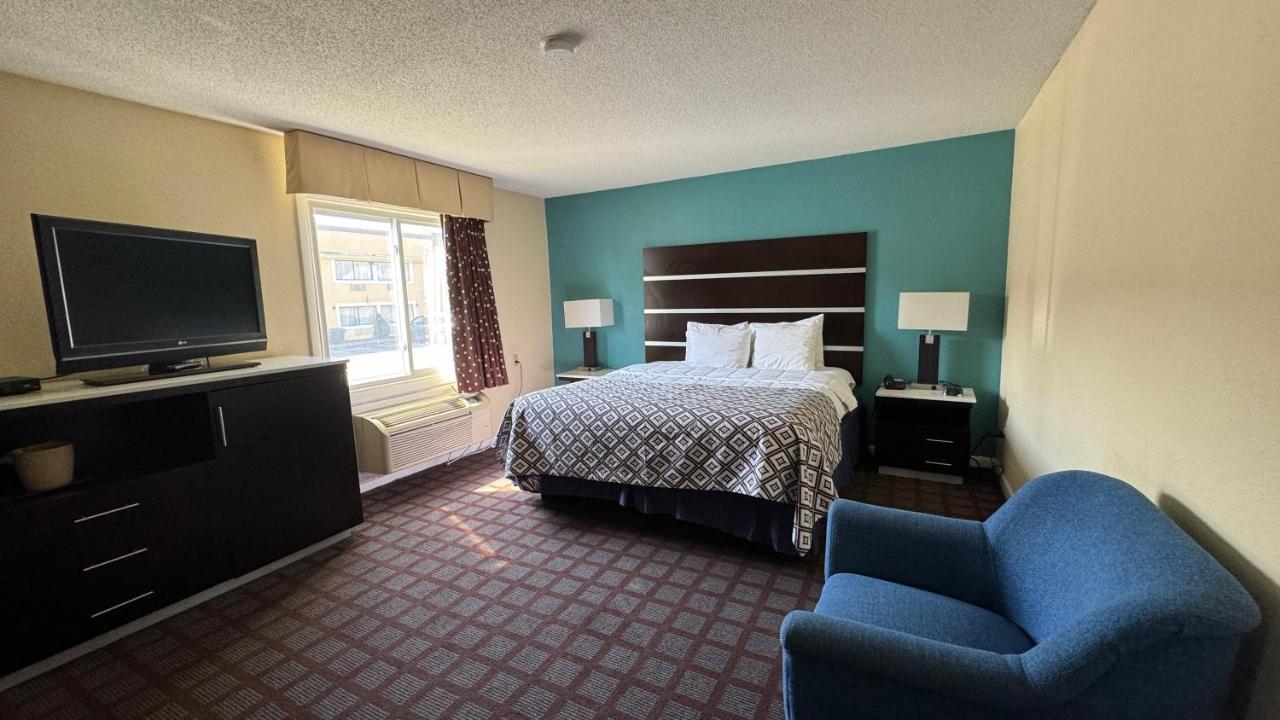 Americas Best Value Inn New London Mystic Екстериор снимка