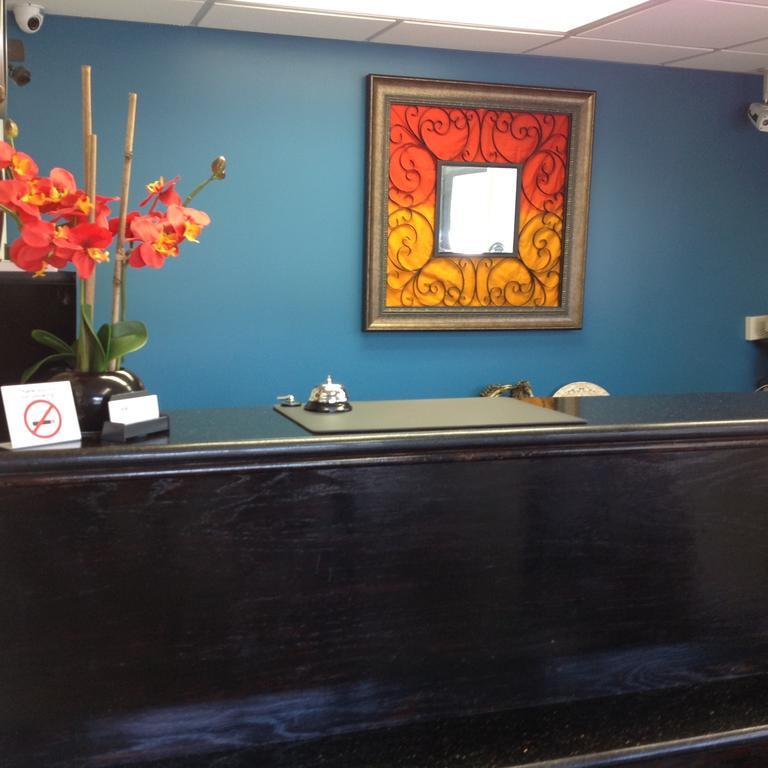 Americas Best Value Inn New London Mystic Екстериор снимка