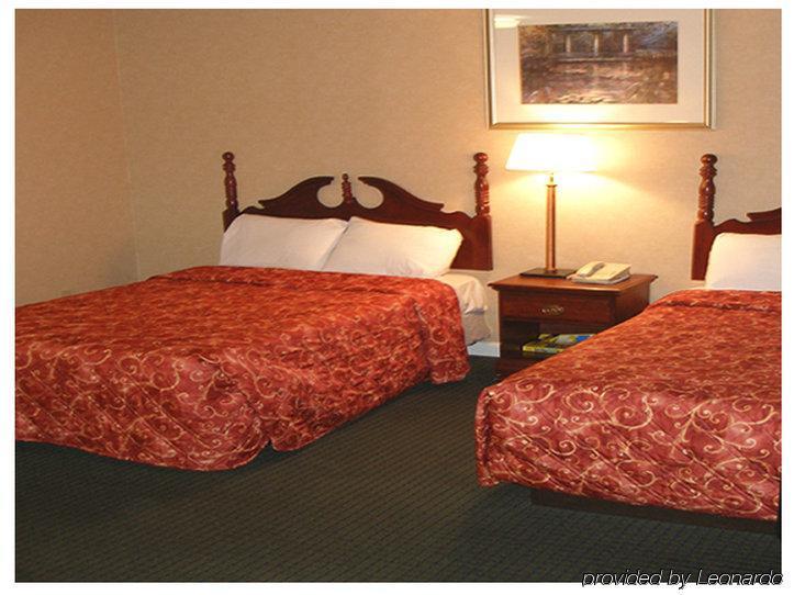 Americas Best Value Inn New London Mystic Стая снимка