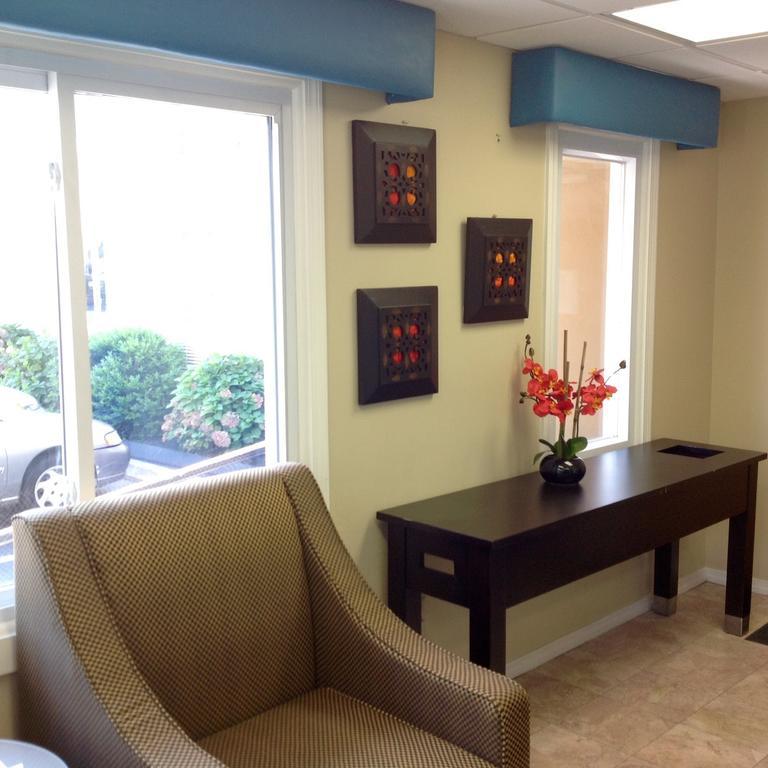 Americas Best Value Inn New London Mystic Екстериор снимка