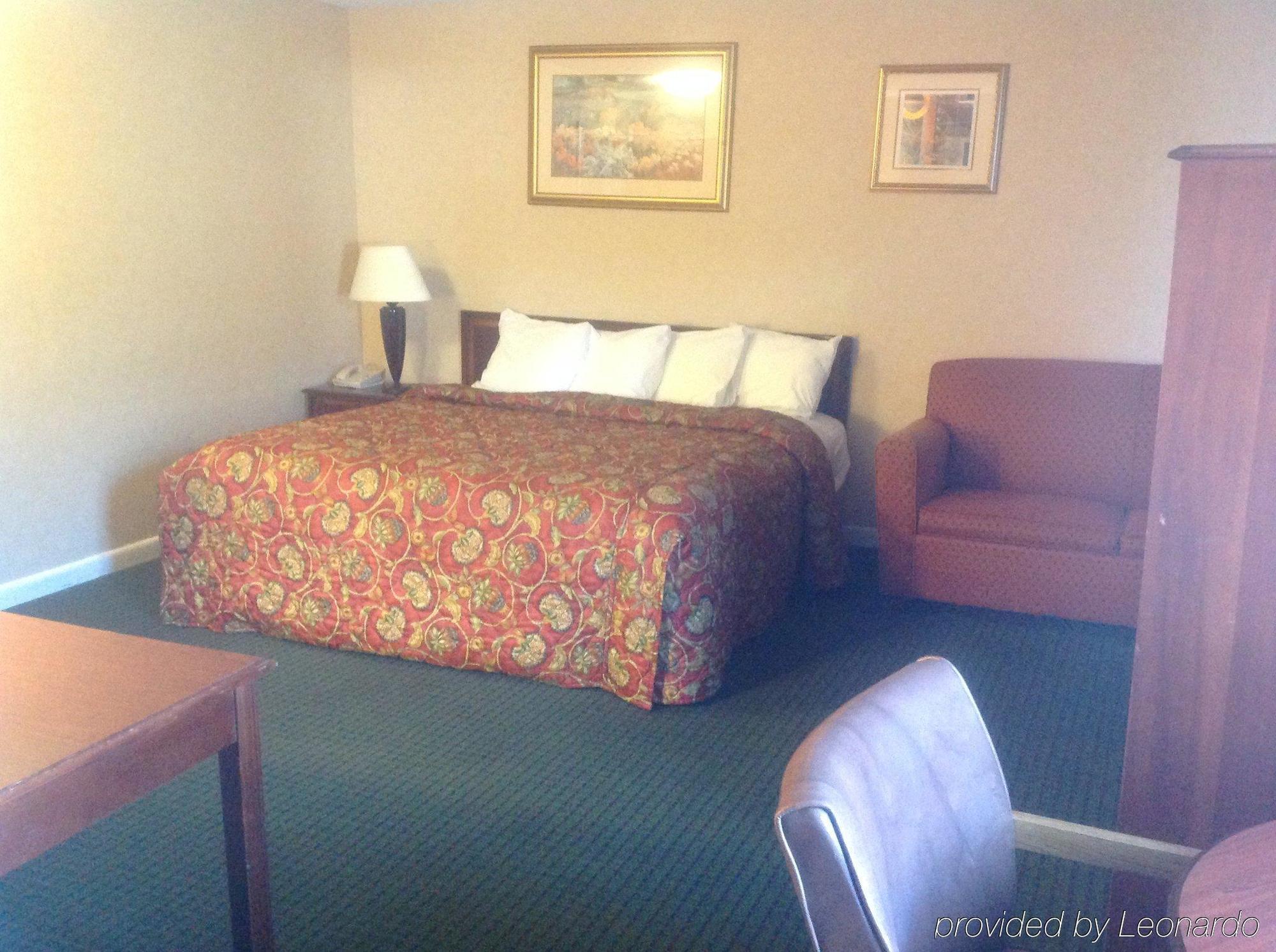 Americas Best Value Inn New London Mystic Екстериор снимка