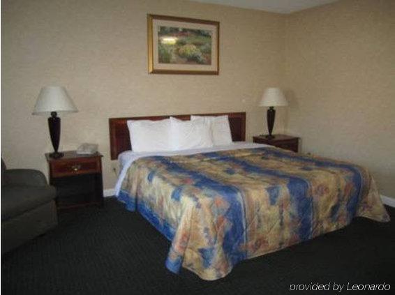 Americas Best Value Inn New London Mystic Екстериор снимка